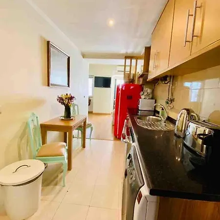 Principe Real With Jacuzzi Daire Lisboa